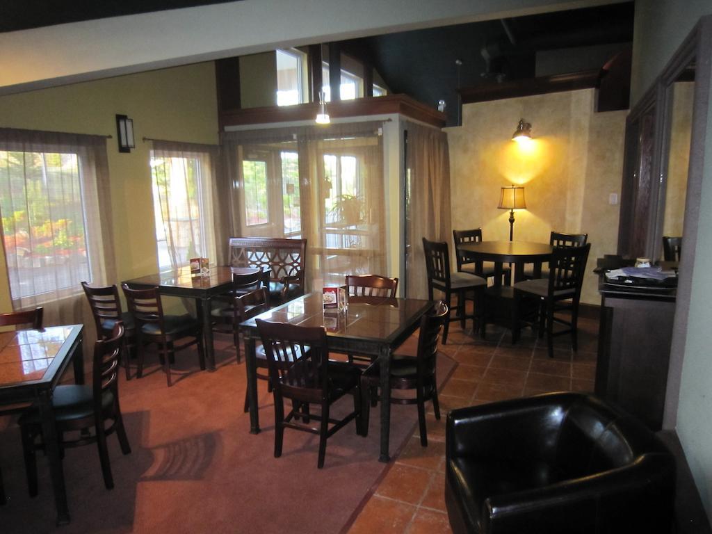 Best Northern Motel And Restaurant Wawa Ngoại thất bức ảnh